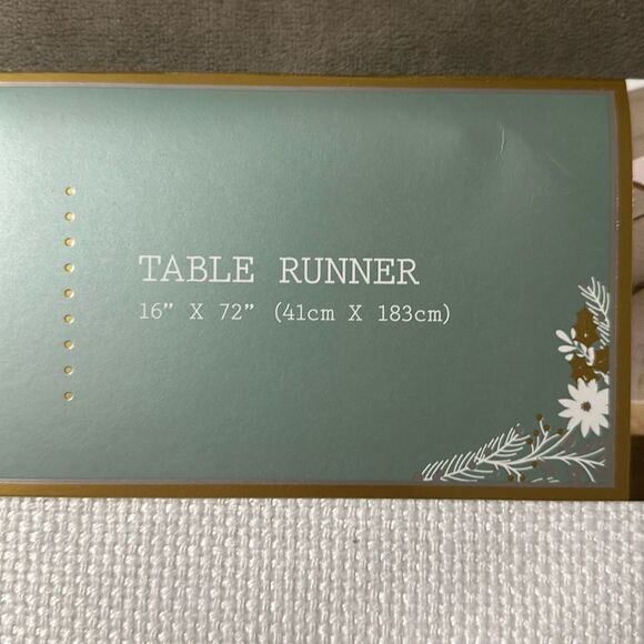 tinsel & fir White Green Red Embroidered Christmas Tree Print Table Runner - Picture 9 of 12